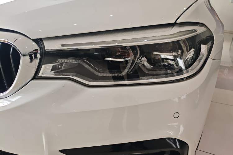 Used BMW 5 Series 2018 Restyled 530Li Luxury Edition M Sport Package
