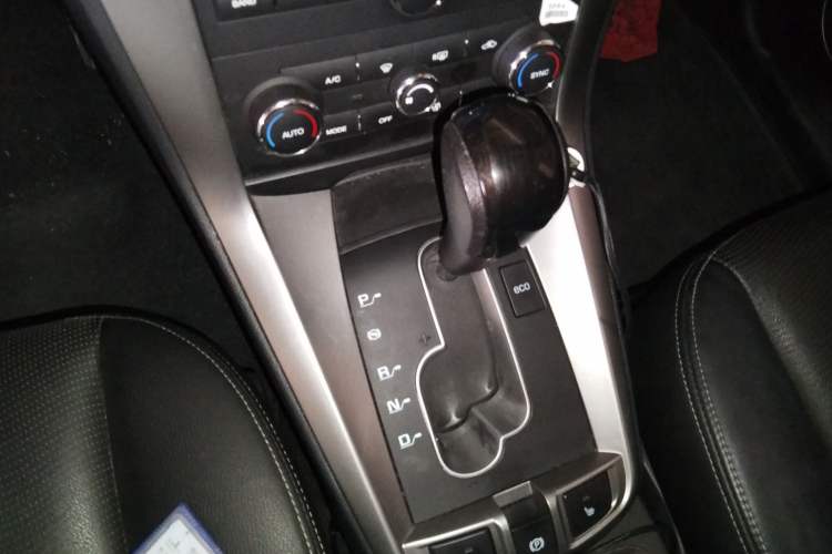 Used Chevrolet Captiva 2015 2.4L 4x4 Flagship Edition 7-Seater
