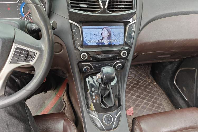 Used Haima V70 2016 1.5T Automatic Comfort & Enjoyment Version 7 Seats
