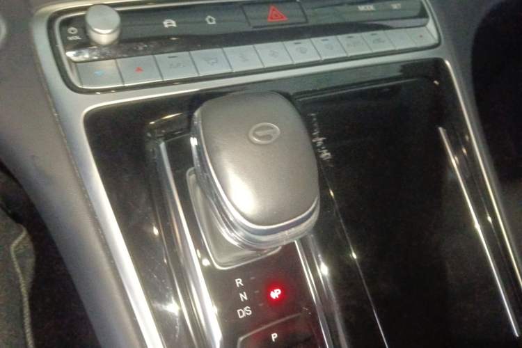 Used GAC Trumpchi M8 2023 Lingxiu Series 390T Luxury Edition Gear Lever