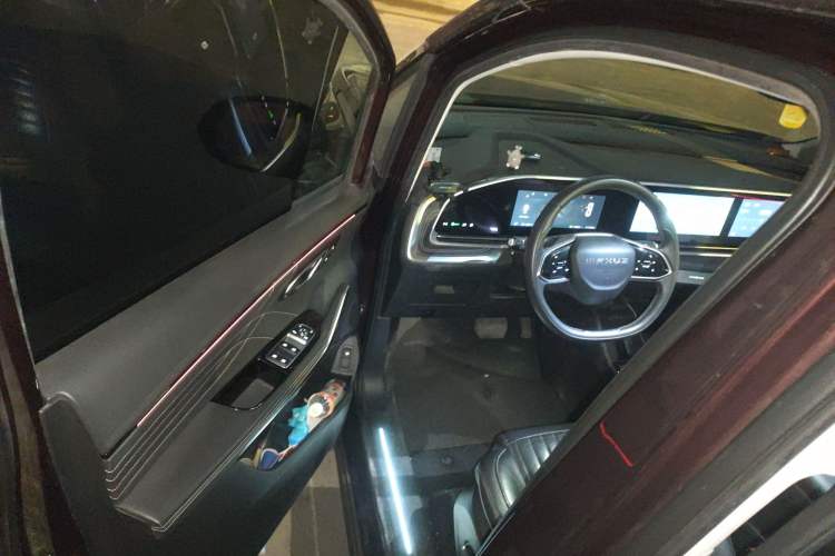 Used SAIC MAXUS G90 2022 2.0T Xingyun Seven-Seater Version
