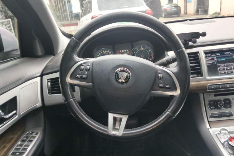 Used Jaguar XF 2015 XF 2.0T Sportbrake Luxury Edition
