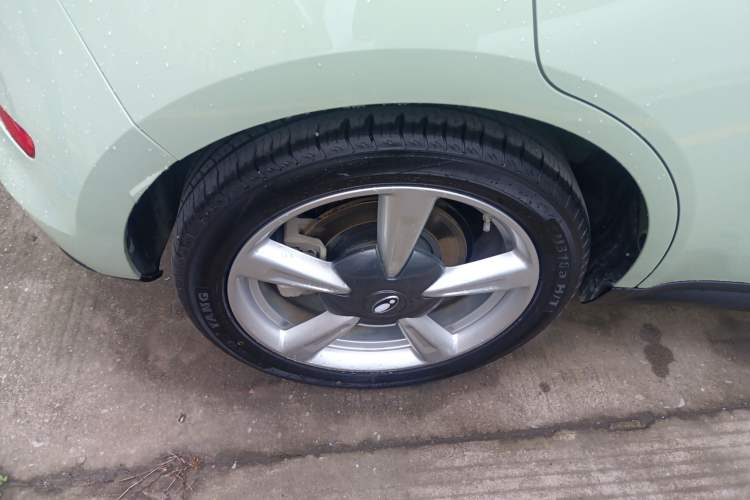 Used ORA Good Cat 2023 401 km Standard Range Premium Version Lithium Iron Phosphate Right Rear Wheel Hub