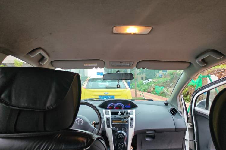 Used Toyota Yaris 2011 1.6E Automatic Charm Edition Headliner