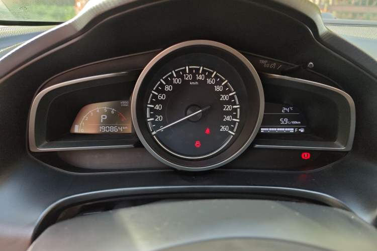 Used Mazda 3 Axela 2017 Sedan 1.5L Automatic Comfort Model Emission Standard China V
