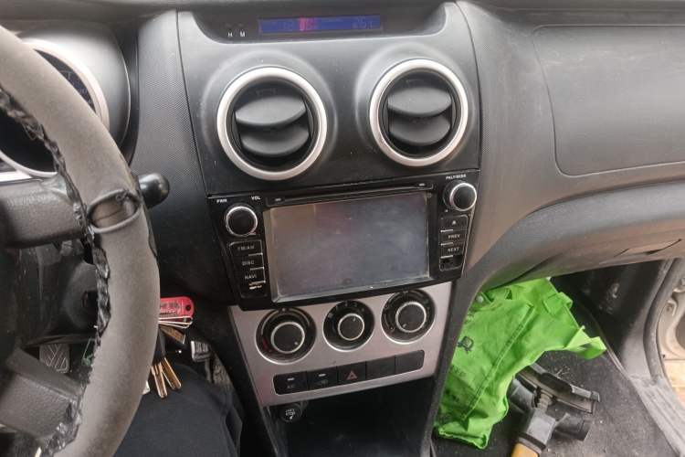 Used CHANGAN KAICHENG Ounuo S 2015 1.5L Jin Ouno Standard Model Audio And AC Panel
