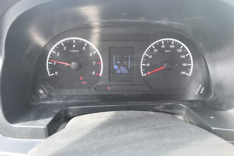 Used FORTHING Lingzhi 2023 M5 1.6L Practical Model 5 Seats