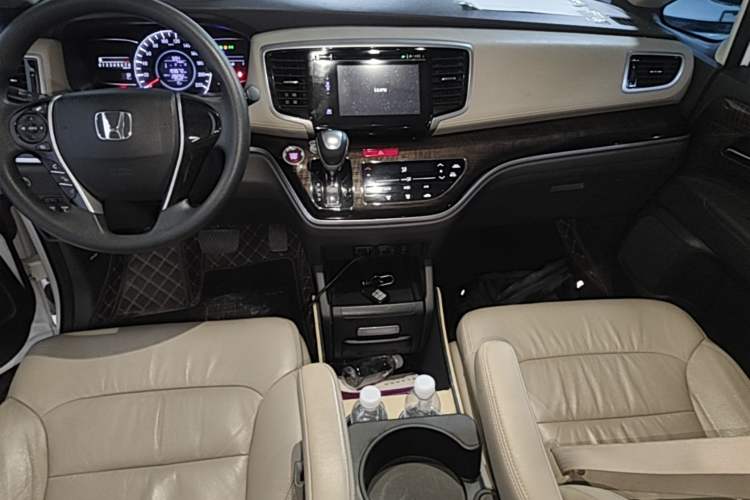 Used Honda Odyssey 2015 Revised 2.4L Luxury Edition
