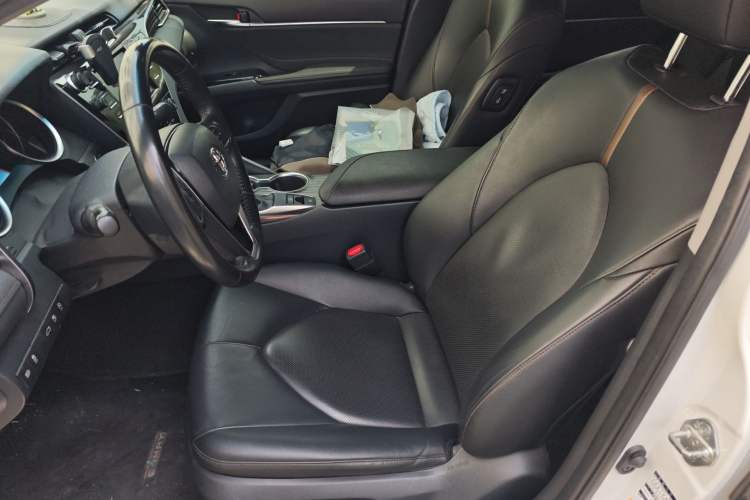 Used Toyota Camry 2018 2.0G Luxury Edition
