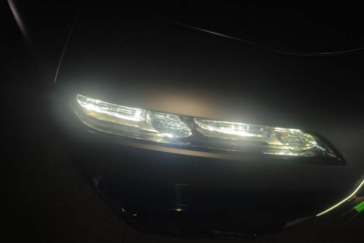 Used BMW 7 Series 2023 740Li Luxury Edition M Sport Package Right Front Headlight