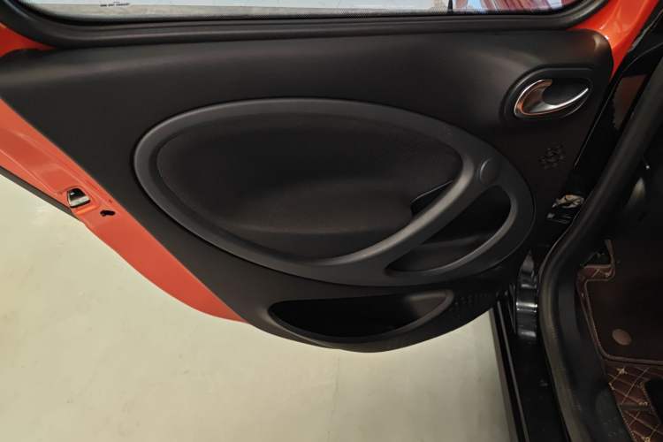 Used smart forfour 2016 1.0L 52 kW Passion Edition
