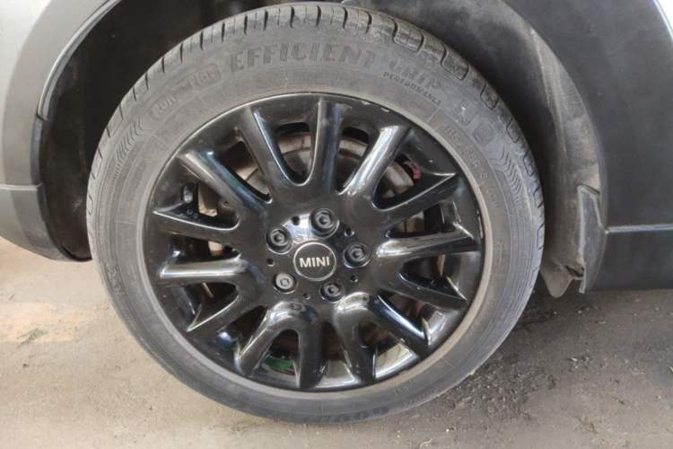 Used MINI 2018 1.5T ONE Five-Door Edition Right Rear Wheel Hub