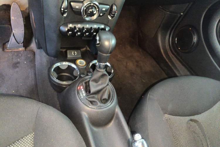 Used MINI MINI 2013 1.6L ONE Limited Edition Third Version