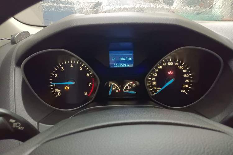 Used Ford Focus 2015 Sedan 1.6L Manual Comfort Model
