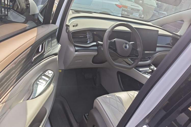 Used Denza D9 2022 DM-i 970 Four-Wheel Drive Flagship Model