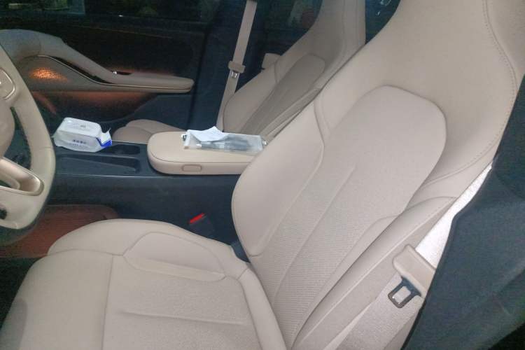 Used Nio ET5T 2024 75kWh Touring Left Front Seat