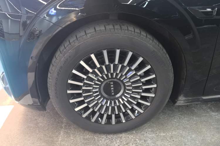 Used Zeekr 009 2024 7-Seater Walk-Through Version Four-Wheel Drive 108 kWh
