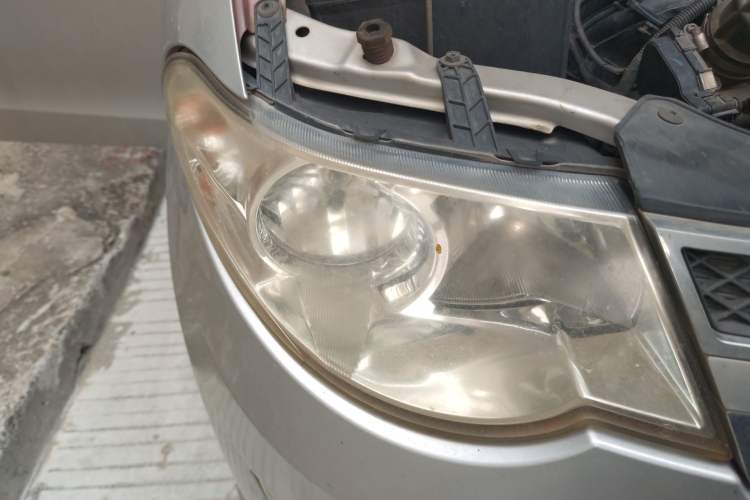 Used Wuling Hongguang 2016 1.5L Restyled S Comfort Version Right Front Headlight