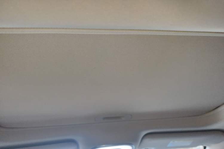 Used BYD Song New Energy 2017 Song DM 1.5TID All-Wheel Drive Luxury Model Headliner