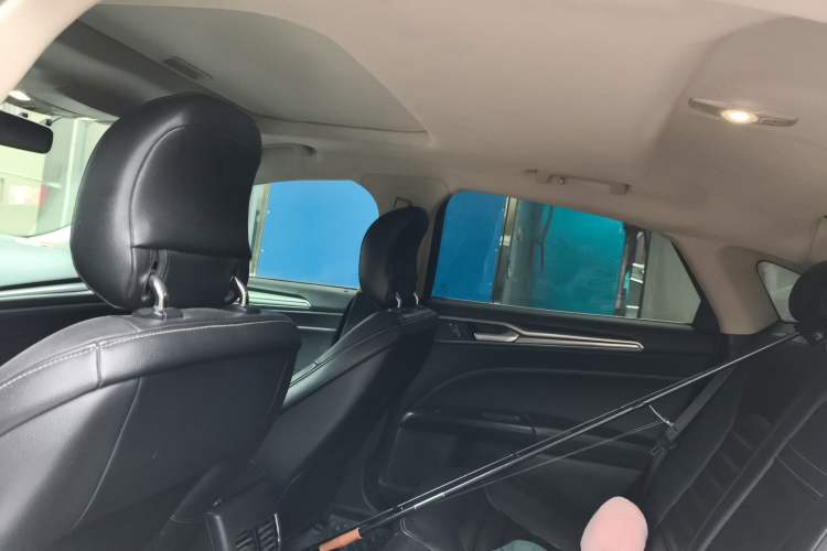 Used Ford Mondeo 2017 EcoBoost 180 Stylish Model Headliner