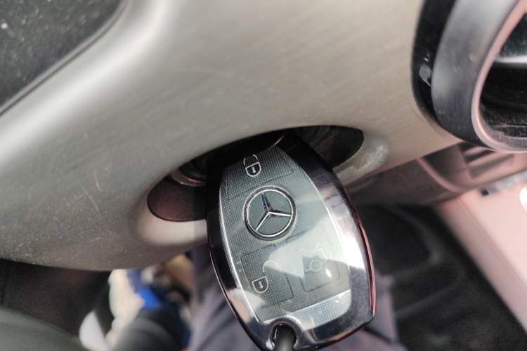 Used Mercedes-Benz GLK-Class 2013 GLK 300 4MATIC Dynamic Sunroof Model Vehicle Key