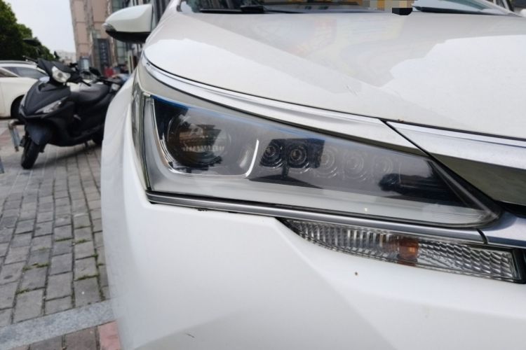 Used Toyota Corolla 2018 Dual-Engine 1.8L E-CVT Smart Edition
