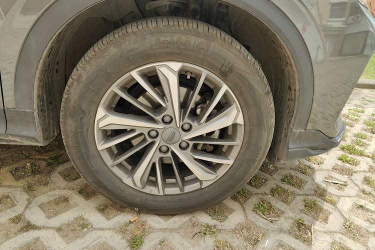 Used Geely Auto Coolray 2021 1.4T Manual Gold Edition Right Front Wheel Hub