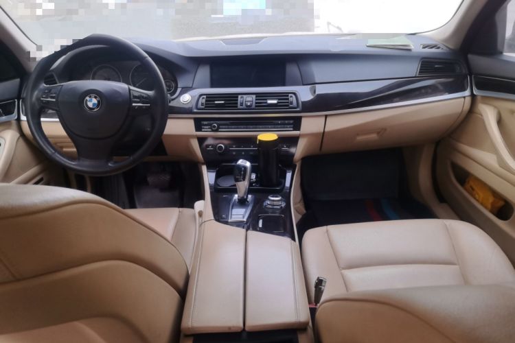 Used BMW 5 Series 2011 523Li Luxury Model Center Console