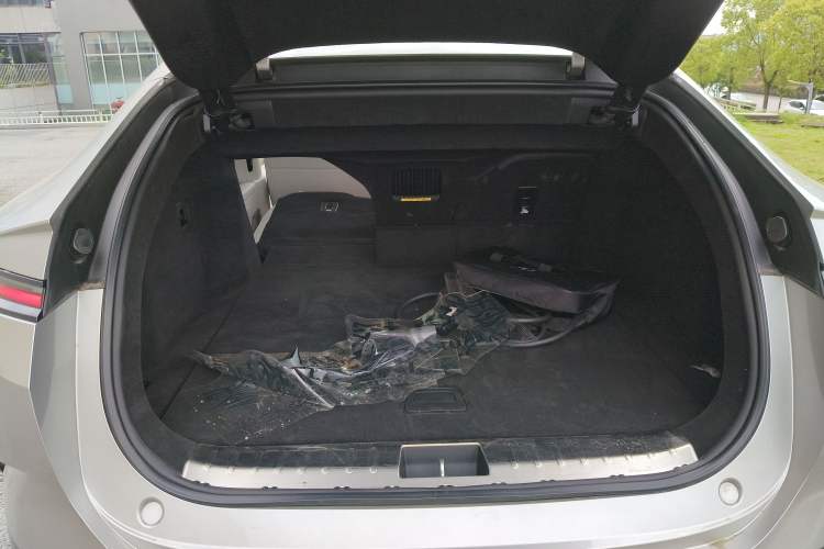 Used Avatr 12 2025 012 Kim Jones Global Collaboration Limited Edition Trunk