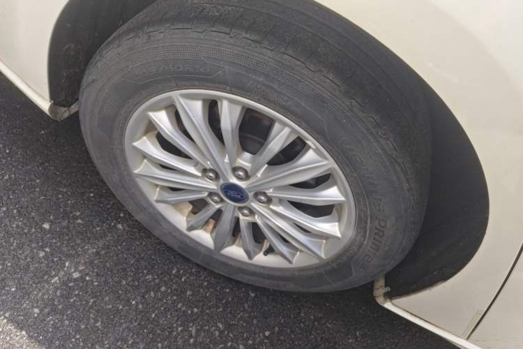 Used Ford Focus 2020 Sedan 1.5L Automatic Sharp Edition Right Rear Wheel Hub