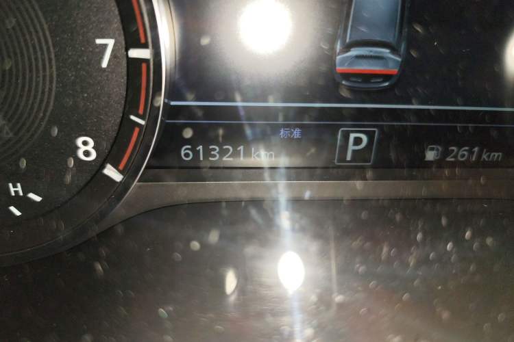 Used Infiniti QX50 2020 2.0T All-Wheel-Drive Elite Version Odometer Close Up