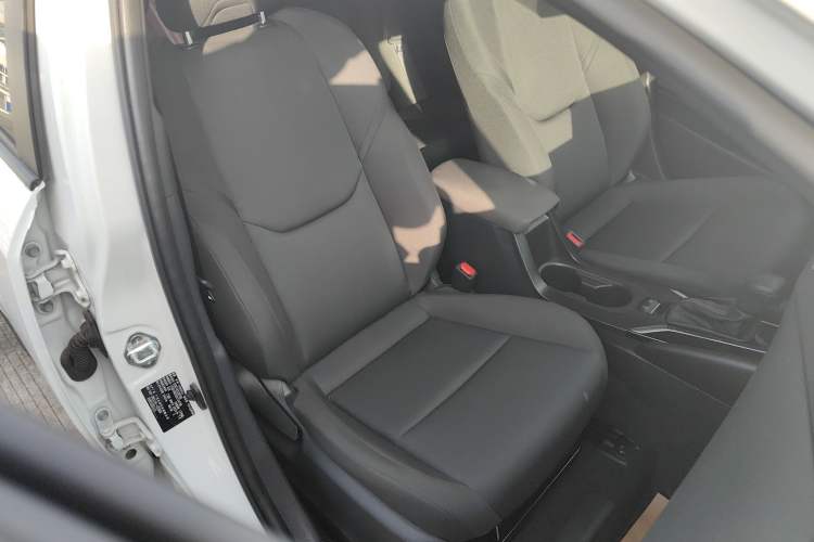 Used Toyota Levin 2024 Smart Electric Hybrid Dual-Engine 1.8L Leading Edition