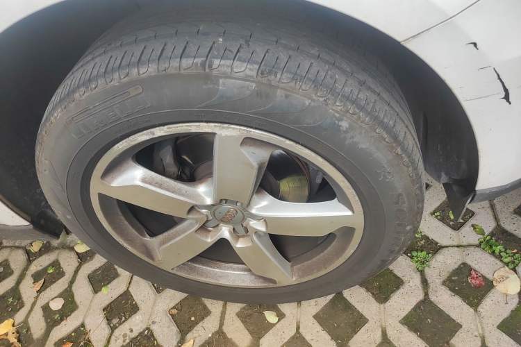 Used Audi Q5 2015 40 TFSI Technology Edition Right Front Wheel Hub