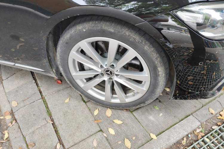 Used Mercedes-Benz S-Class 2022 Revised S 400 L Business Version Right Front Wheel Hub