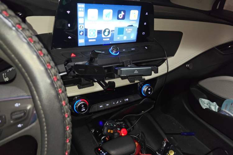 Used Buick Velite 6 2022 Plug-in Hybrid Connected Fashion Model Audio And AC Panel