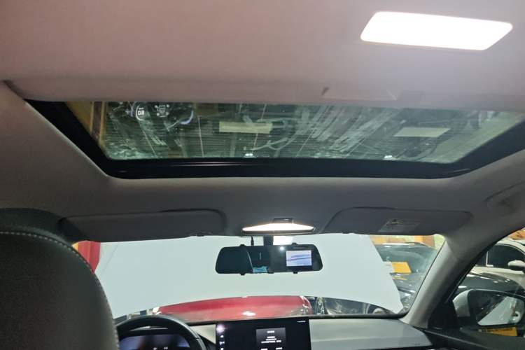 Used Geely Auto Emgrand 2023 4th Generation Champion Edition 1.5L CVT Prestige Model Headliner