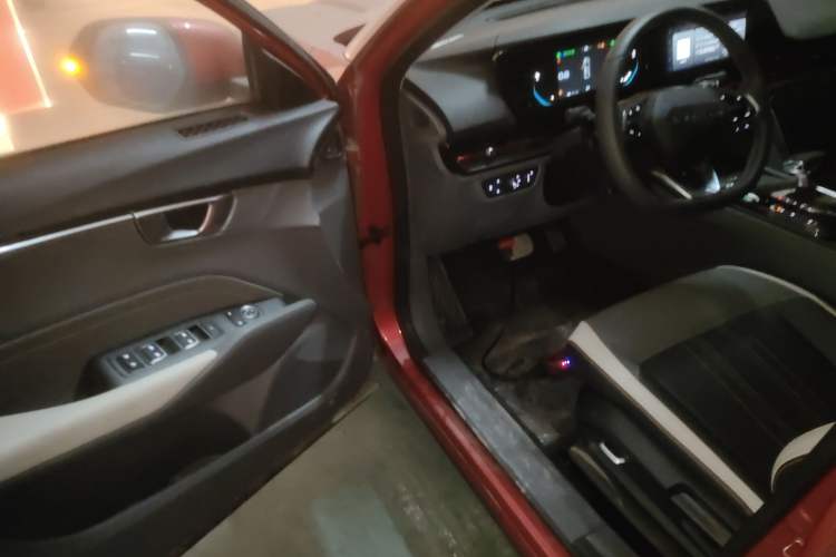 Used Baojun RC-6 2019 1.5T CVT 24-Hour Online Luxury Edition
