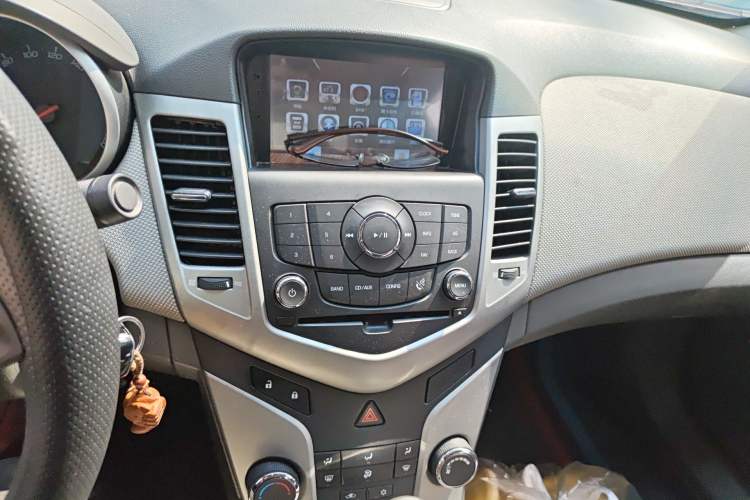 Used Chevrolet Cruze 2012 1.8L SE AT
