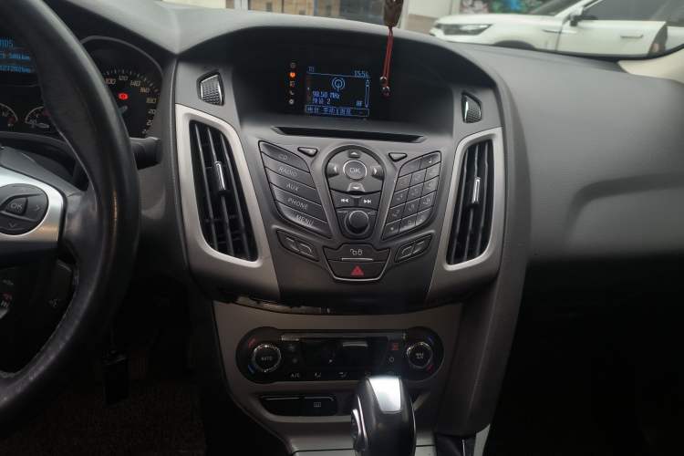 Used Ford Focus 2012 Sedan 1.6L Automatic Fashion Edition