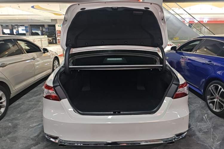 Used Toyota Camry 2023 2.0G Luxury Edition