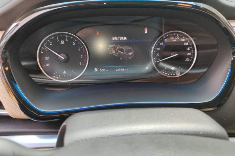 Used Buick GL8 2023 Facelifted Land Cruiser Executive Luxury Version
