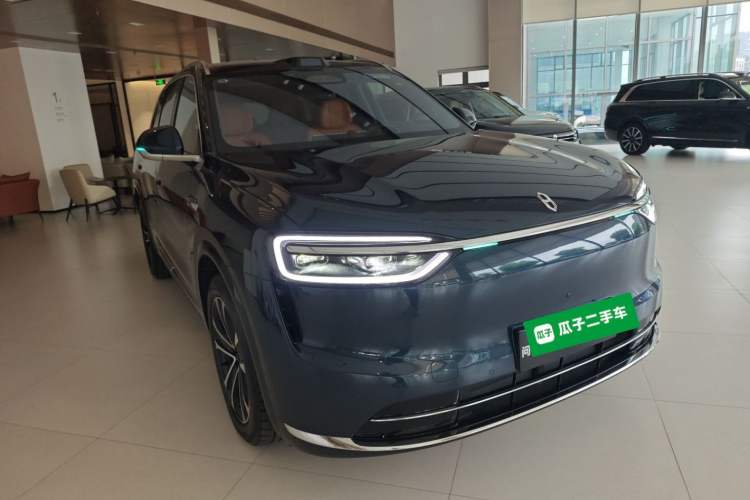 Used Hima AITO M7 2026 Model Range-Extending Max All-Wheel Drive 5-Seater Version Front Right 45 Deg