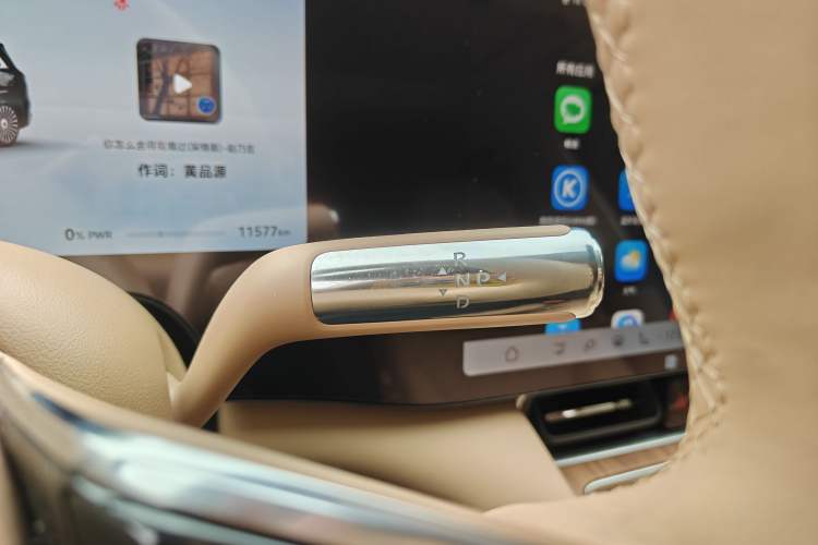 Used Hima AITO M8 2025 Extended-Range Max+ Version 53.4 kWh 5-Seater Edition Gear Lever