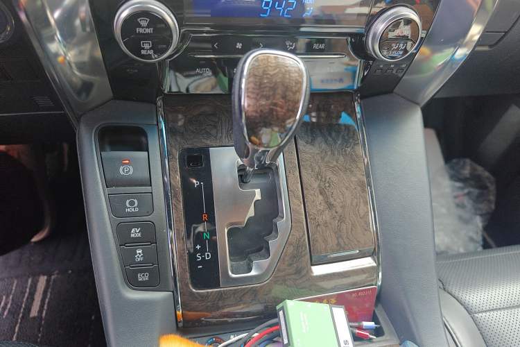 Used Toyota Vellfire 2020 Dual-Engine 2.5L HV Prestige Edition Gear Lever