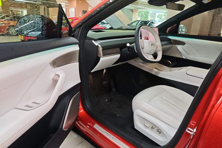 Used ONVO L60 2024 60 kWh Rear-Drive Version