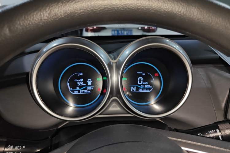 Used ORA Black Cat 2022 Updated Version 301 km Cute Pet Edition Lithium Iron Phosphate