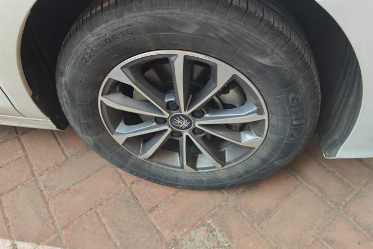 Used BYD Qin PLUS 2024 HONOR Edition DM-i 55KM Leading Model Right Front Wheel Hub