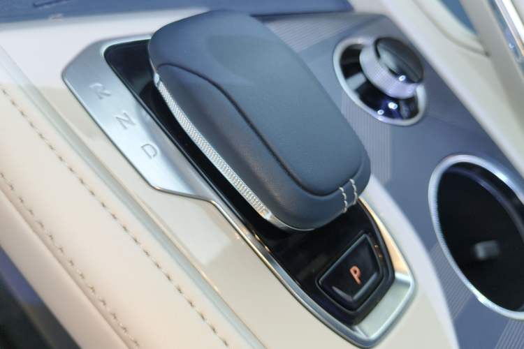 Used Zeekr 001 2021 Ultra-Long Range Dual-Motor YOU Version Gear Lever