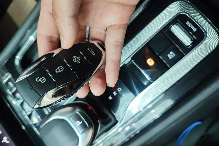 Used Hongqi H5 2024 2.0T Automatic Smart Connect Flagship Edition