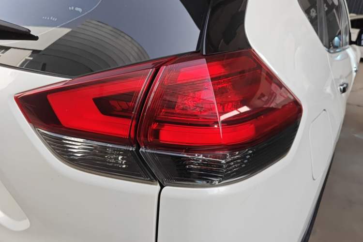 Used Nissan X-Trail 2020 2.5L XL ITS CVT 4WD Deluxe Navigation Edition Exterior 3